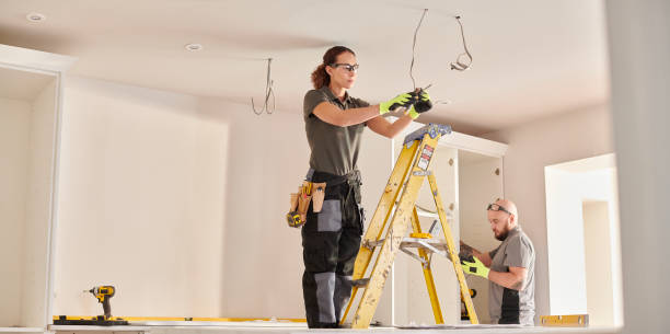 Best Licensed Electrician  in Plantsville, CT